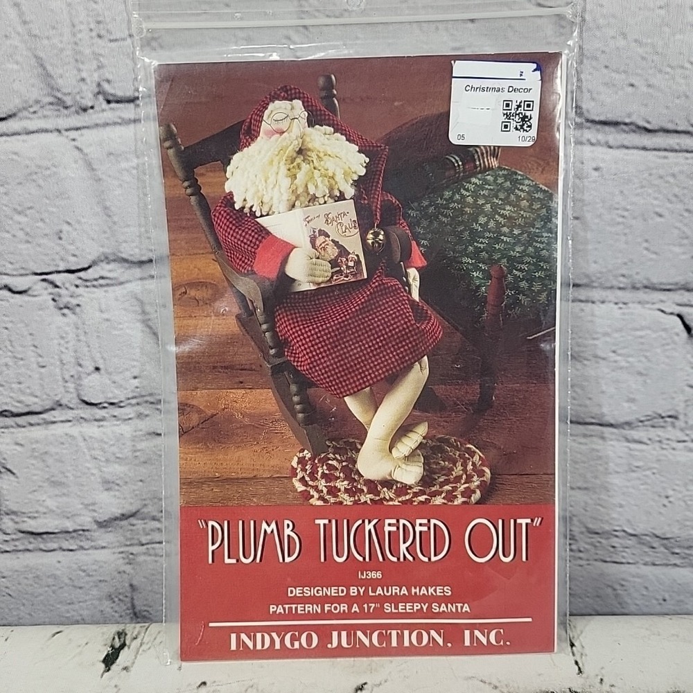 INDYGO JUNCTION "PLUMB‎ TUCKERED OUT" 17" SLEEPY SANTA DOLL PATTERN UNCUT